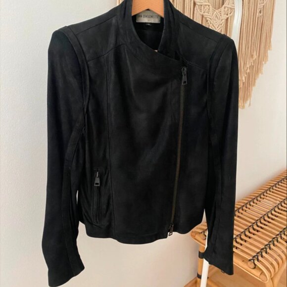 black coat - Picture 2 of 7